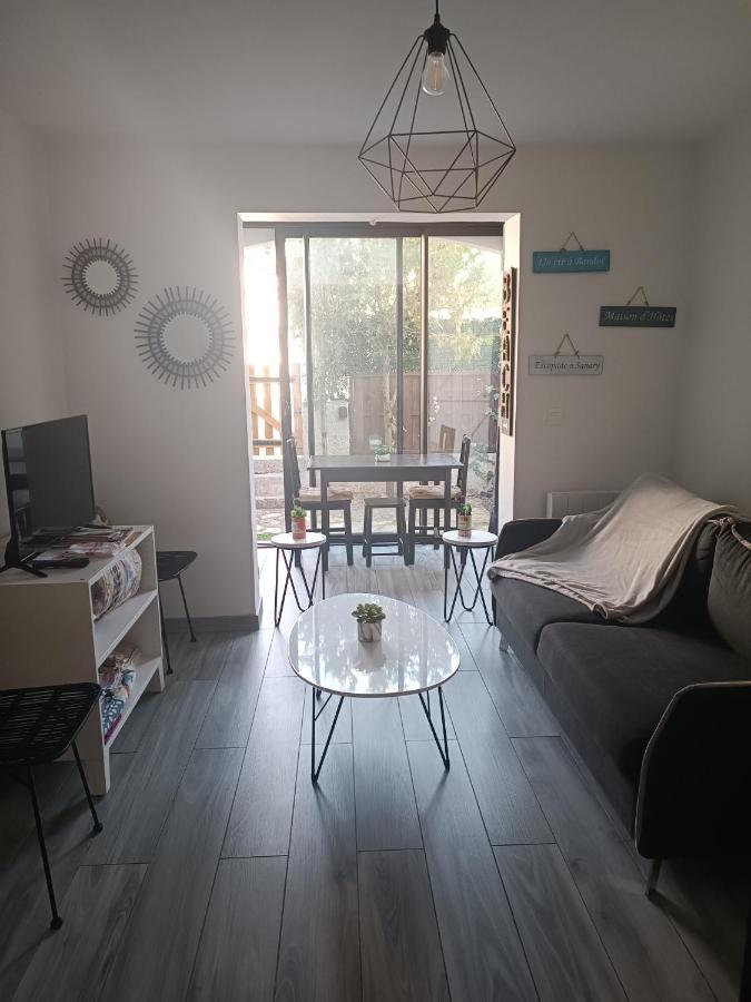 Joli Studio Res Au Calme En Rez De Jardin A Bandol. Bagian luar foto