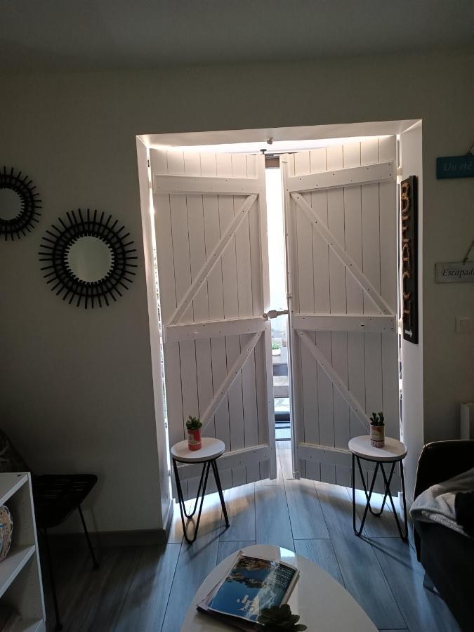 Joli Studio Res Au Calme En Rez De Jardin A Bandol. Bagian luar foto