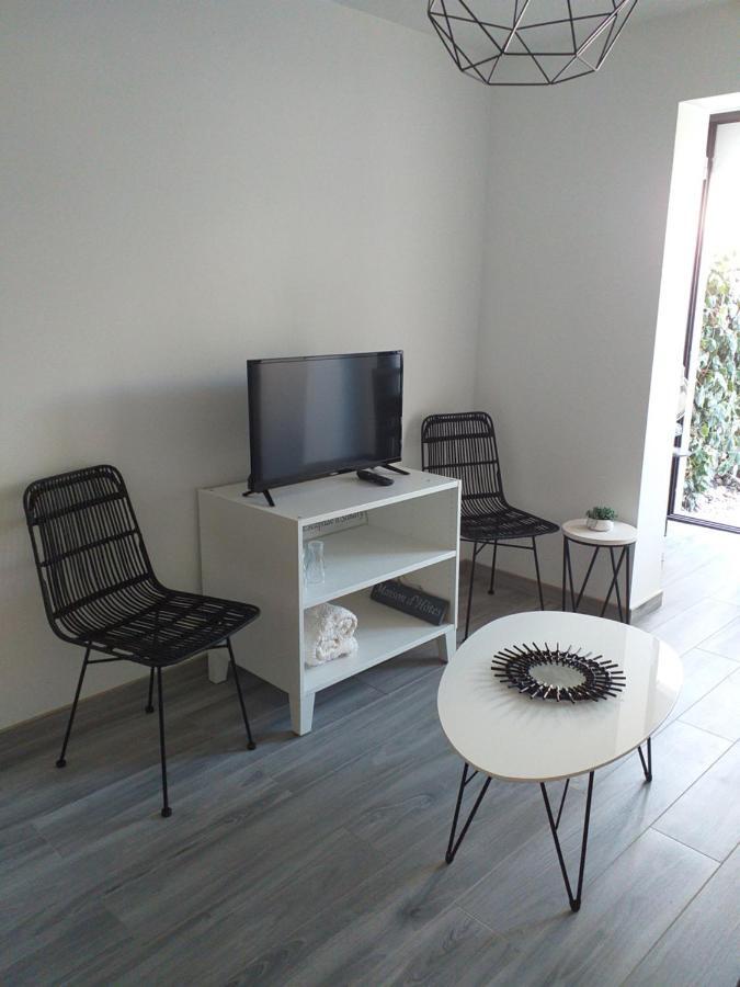 Joli Studio Res Au Calme En Rez De Jardin A Bandol. Bagian luar foto
